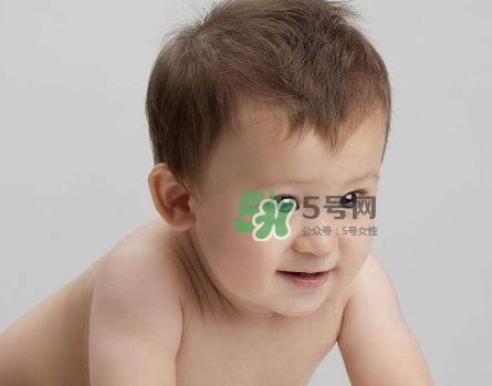 寶寶近視有什么癥狀？寶寶近視有什么表現(xiàn)？
