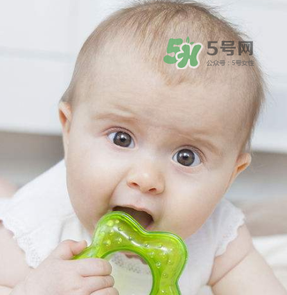 寶寶近視有什么癥狀？寶寶近視有什么表現(xiàn)？
