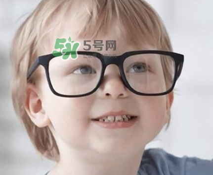 寶寶看電視對眼睛有影響嗎？寶寶看電視會近視眼嗎？