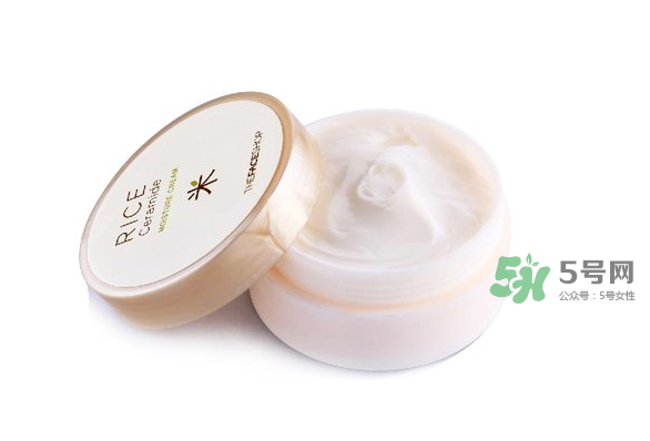 VE膠囊可以直接涂臉嗎？VE膠囊擦臉有什么效果？