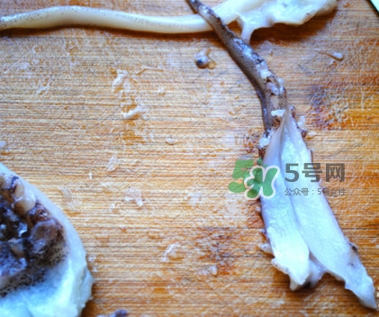 魷魚頭怎么切？魷魚怎么切花刀