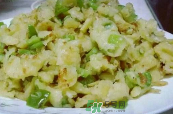 辣椒和面怎么炒？干辣椒面怎么做好吃？