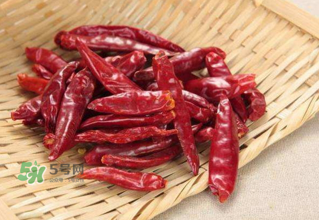 干辣椒怎么炸又香又脆？干辣椒怎么做辣椒油？