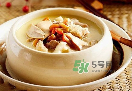 松茸煲排骨怎么做？松茸燉排骨有什么功效