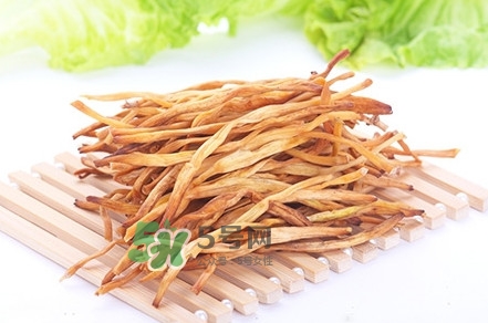新鮮黃花菜怎么處理？干黃花菜怎么處理