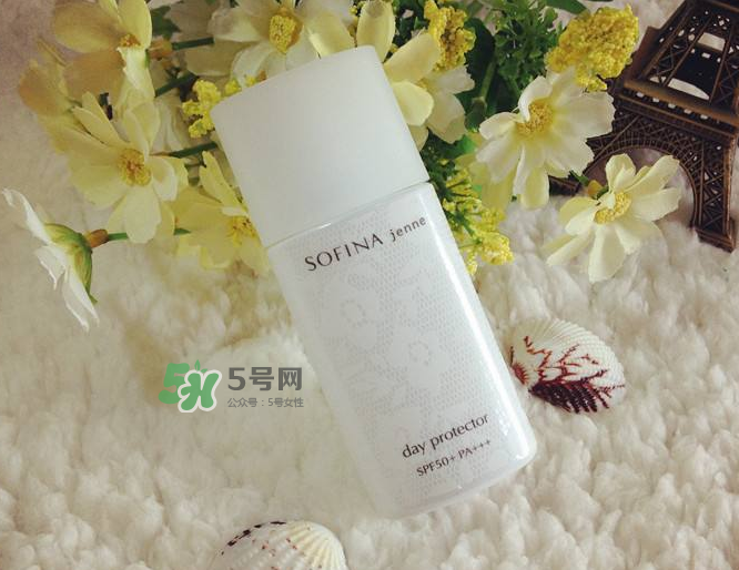 蘇菲娜白蕾絲防水嗎？蘇菲娜白蕾絲悶痘嗎？