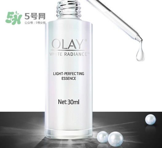 olay玉蘭油小白瓶小綠瓶哪個(gè)好？olay小白瓶小綠瓶區(qū)別