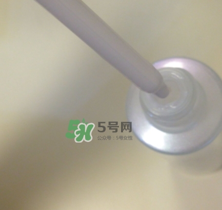 olay玉蘭油小白瓶小綠瓶哪個(gè)好？olay小白瓶小綠瓶區(qū)別