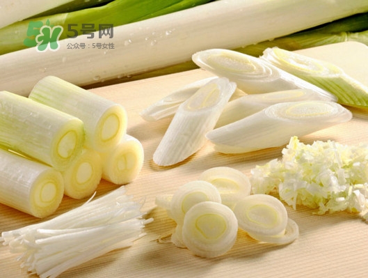 大蔥是蔥黃嗎？大蔥和蔥黃的區(qū)別