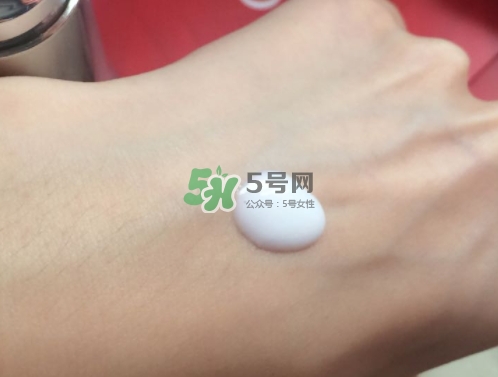 olay小白瓶會長毛嗎？olay小白瓶長黑毛是怎么回事？