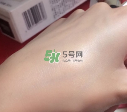 olay小白瓶會長毛嗎？olay小白瓶長黑毛是怎么回事？