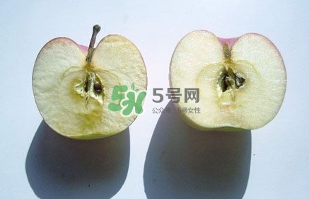 olay小白瓶和樂(lè)敦cc美容液哪個(gè)好？olay小白瓶和樂(lè)敦cc順序