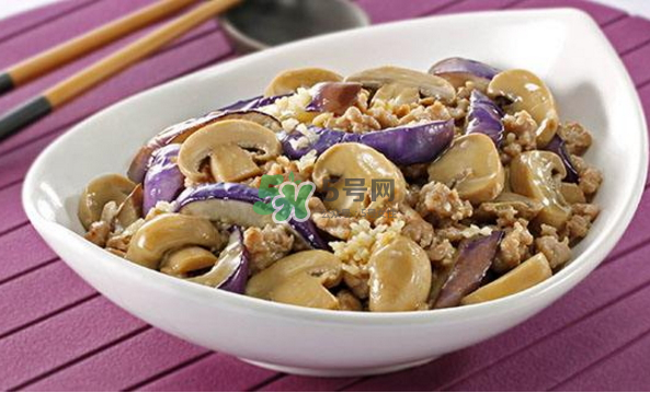 蘑菇不能和茄子一起吃嗎？蘑菇不能和什么一起吃？