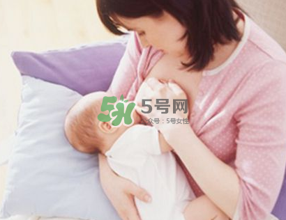 母乳喂養(yǎng)會(huì)乳糖不耐受嗎？母乳喂養(yǎng)會(huì)過度喂養(yǎng)嗎？