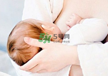 母乳喂養(yǎng)會積食嗎？純母乳喂養(yǎng)的寶寶會積食嗎？