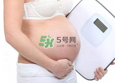 臍帶繞頸是什么原因造成的？臍帶繞頸是多休息還是多運(yùn)動(dòng)？