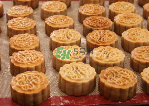 烤月餅用錫紙還是油紙？烤月餅是不是一定要墊錫紙？