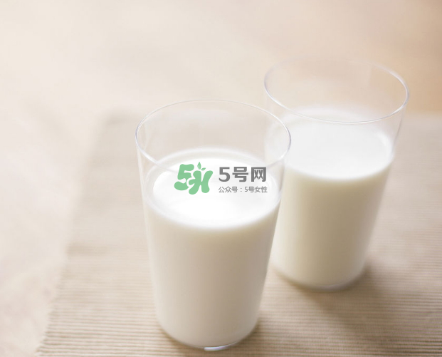 喝牛奶美白嗎？吃什么可以美白？