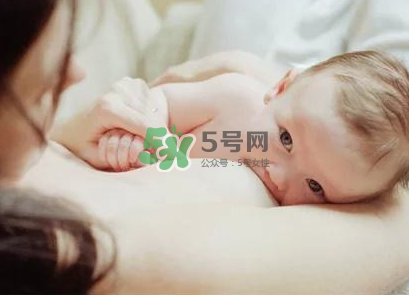 母乳喂養(yǎng)預(yù)防乳腺癌嗎？不喂母乳會(huì)的乳腺癌嗎？