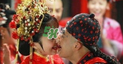 古代鬧洞房都是怎么鬧的？鬧洞房的習(xí)俗是怎么來(lái)的？