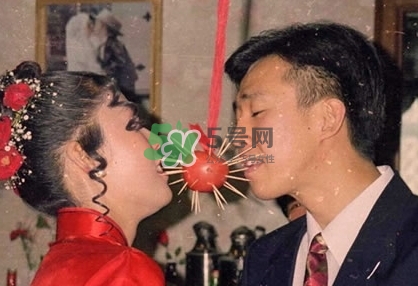 古代鬧洞房都是怎么鬧的？鬧洞房的習(xí)俗是怎么來(lái)的？