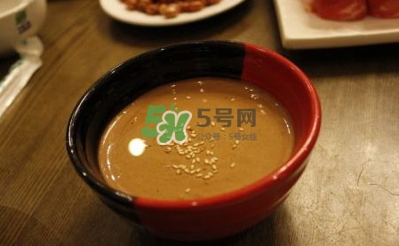 芝麻醬不能和什么一起吃？芝麻醬什么人不能吃