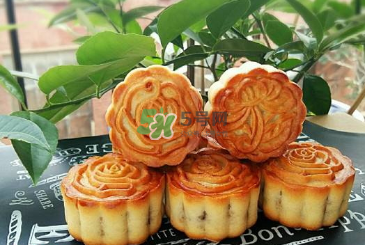 五仁月餅里的紅綠絲是什么？五仁月餅里面有什么？