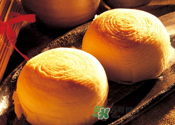 酥皮月餅烤多長時(shí)間？酥皮月餅水油面比例