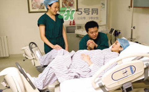 無(wú)痛分娩生的時(shí)候痛嗎？無(wú)痛分娩對(duì)寶寶有影響嗎