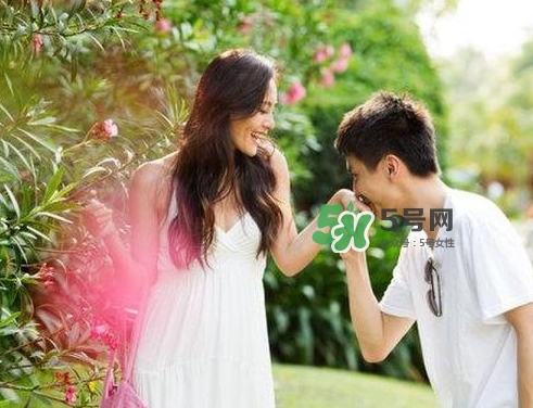 老公出軌一定要離婚嗎？如何挽救婚姻危機？