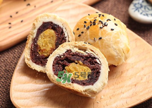 蛋黃酥為什么會(huì)爆開？蛋黃酥爆餡是什么原因？