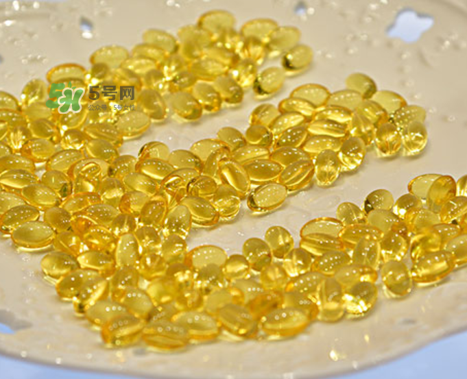 魚肝油可以和鈣一起吃嗎？魚肝油可以和奶粉一起吃嗎？