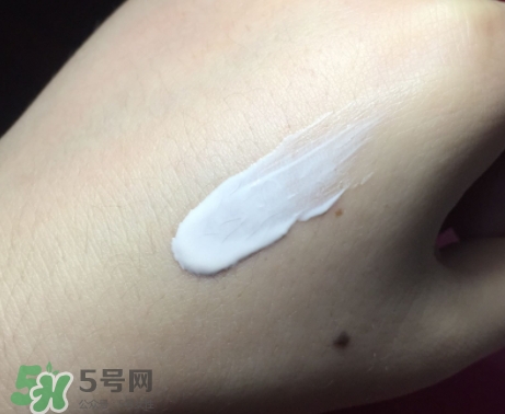 自然堂粉紅素顏霜怎么用？自然堂粉紅素顏霜使用心得
