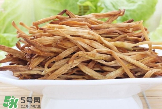 為什么說黃花菜都涼了？黃花菜為什么要抽芯