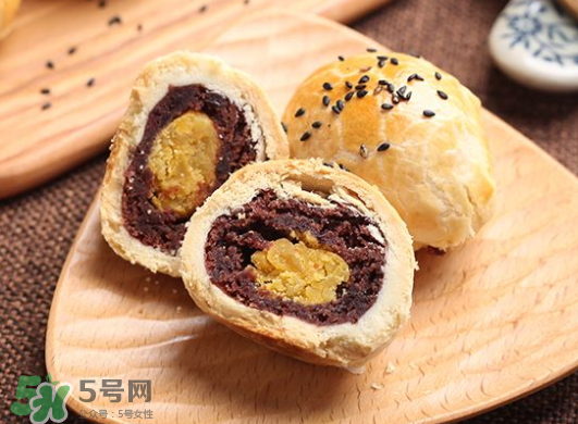 ?蛋黃酥可以不用豬油嗎？蛋黃酥用什么油好？