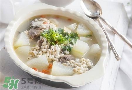產(chǎn)婦鯽魚湯什么時候喝？產(chǎn)婦鯽魚湯放調(diào)料嗎？
