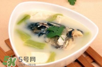 產(chǎn)婦鯽魚湯什么時候喝？產(chǎn)婦鯽魚湯放調(diào)料嗎？