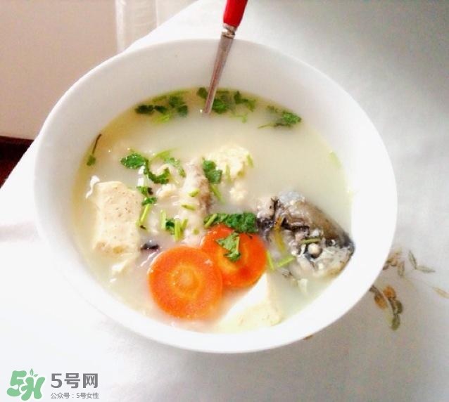 鯽魚湯怎么去腥味？鯽魚湯熬多長時間最好？