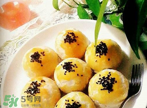蛋黃酥用什么面粉？蛋黃酥能用低筋面粉嗎？