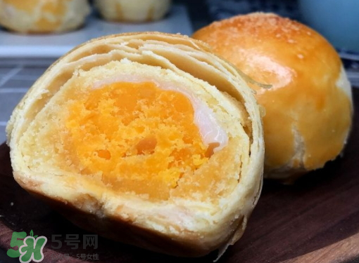 蛋黃酥可以用黃油嗎？蛋黃酥用豬油還是黃油？