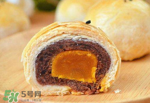 蛋黃酥可以用黃油嗎？蛋黃酥用豬油還是黃油？