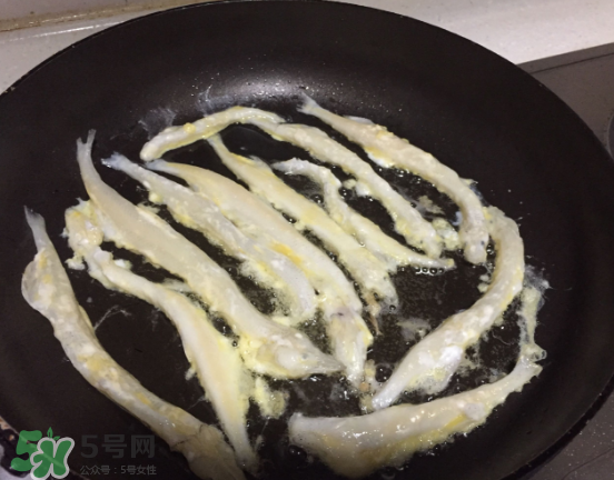 銀魚(yú)可以煲粥嗎？銀魚(yú)可以包餃子嗎？