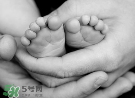 剪臍帶是寶寶疼還是媽媽疼？剪臍帶孕婦會痛嗎？