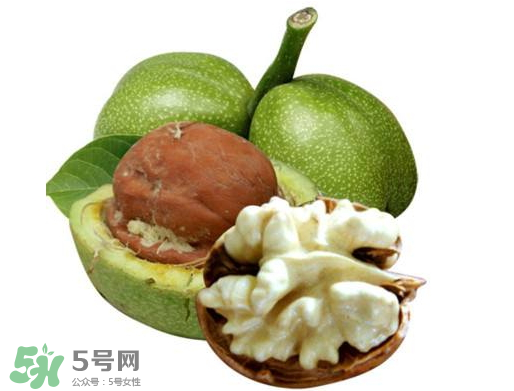 鮮核桃和干核桃哪個(gè)更有營養(yǎng)？鮮核桃和干核桃哪個(gè)營養(yǎng)價(jià)值高？