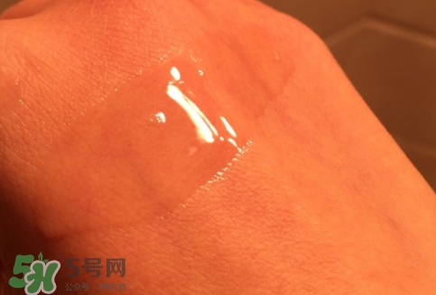 護(hù)發(fā)精油能不能抹頭皮？護(hù)發(fā)精油的危害