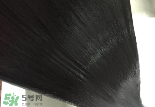 護(hù)發(fā)精油能不能抹頭皮？護(hù)發(fā)精油的危害