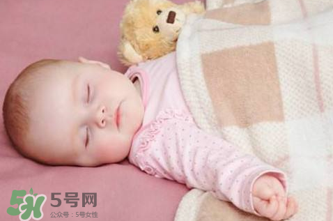 怎么樣培養(yǎng)寶寶自己入睡？怎么樣培養(yǎng)寶寶整夜睡覺？
