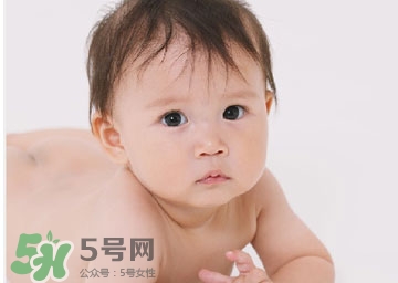 剛出生的寶寶要注意什么？剛出生的寶寶要準備哪些東西？