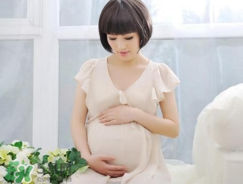 大腿長(zhǎng)了妊娠紋怎么辦？為什么大腿外側(cè)有條紋？