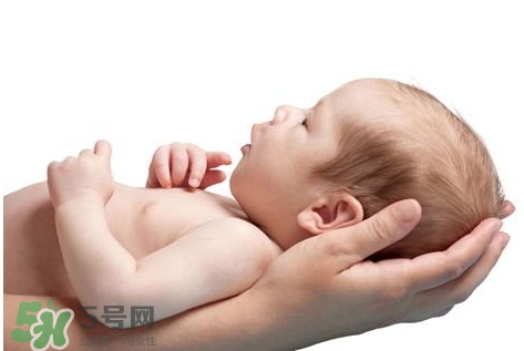 新生寶寶怎么抱？新生寶寶可以豎著抱嗎？